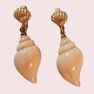 Vintage Avon clip on sea shell earrings